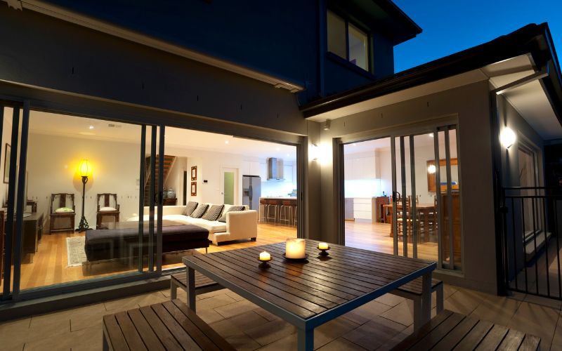 Transform Your Home with a Stunning Indoor-Outdoor Living Space