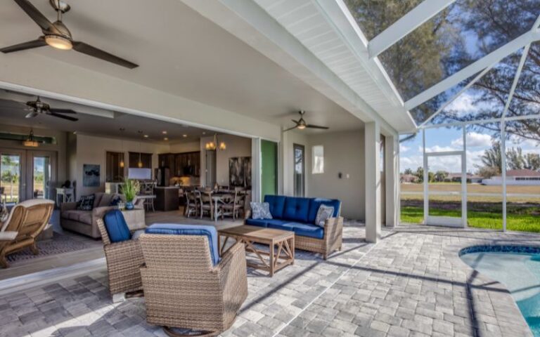 The Benefits of an Indoor-Outdoor Living Space